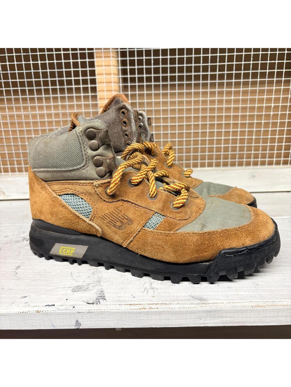 Rare Vintage New Balance H716 Women's Hiking Boots Size 7.5